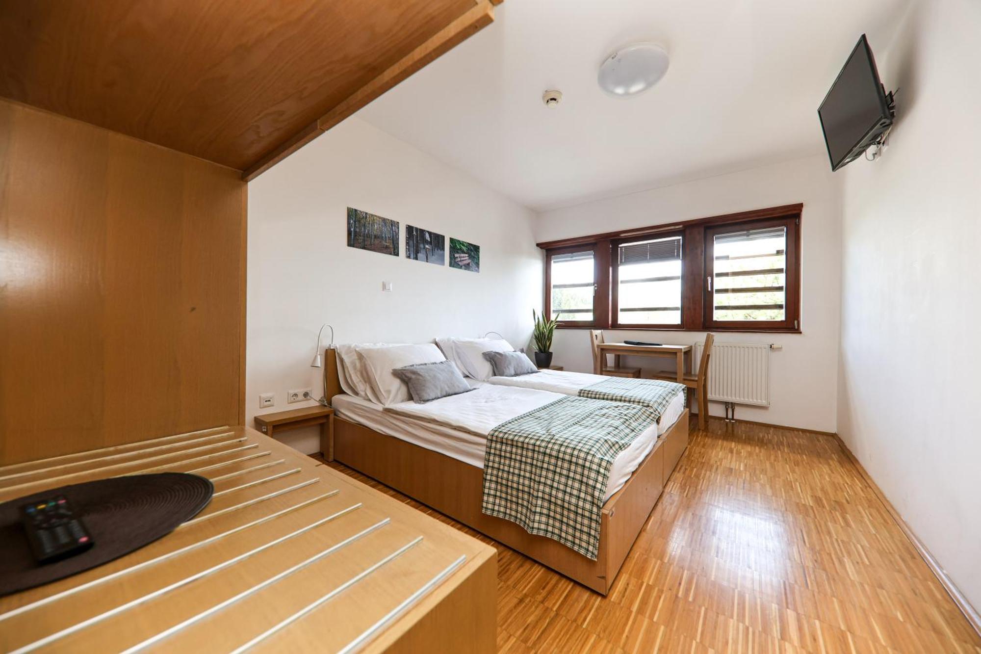 Hotel Celjska Koca Celje Bagian luar foto