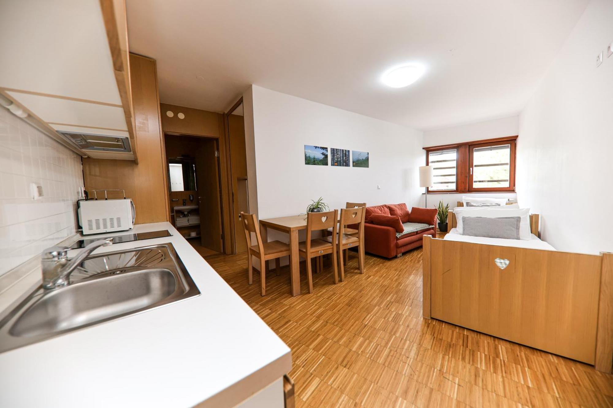 Hotel Celjska Koca Celje Bagian luar foto