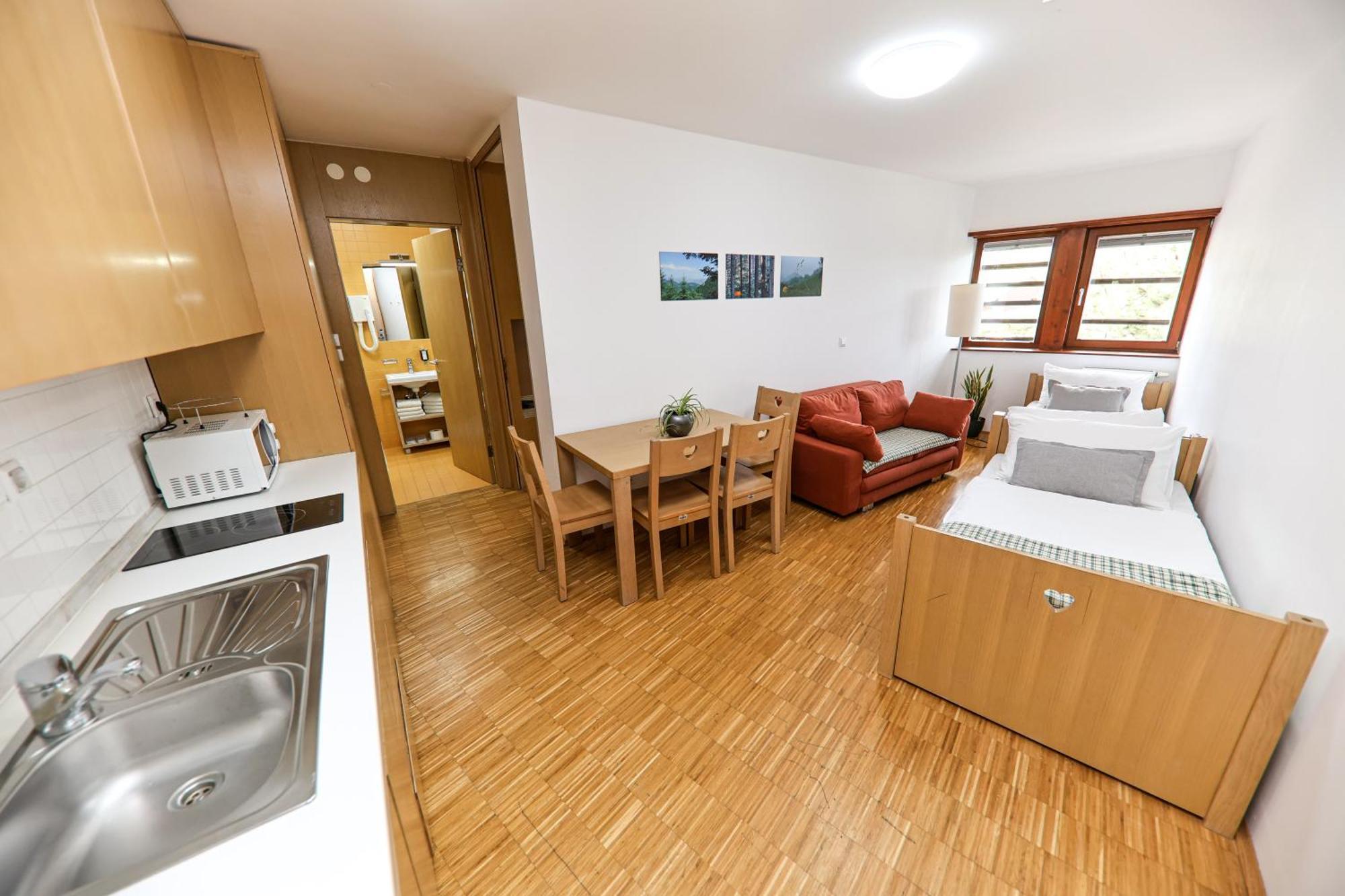 Hotel Celjska Koca Celje Bagian luar foto